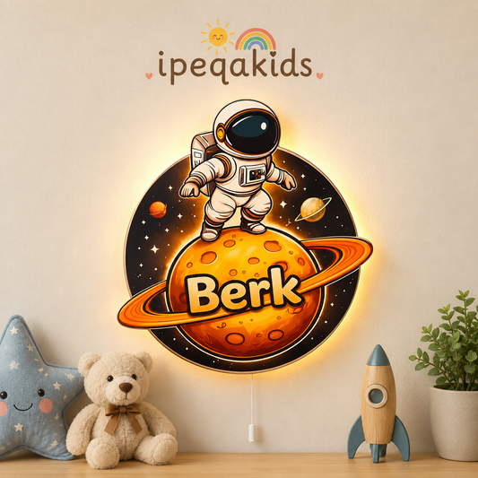 Kişiye Özel İsimli Astronot  LED Ahşap Gece Lambası
