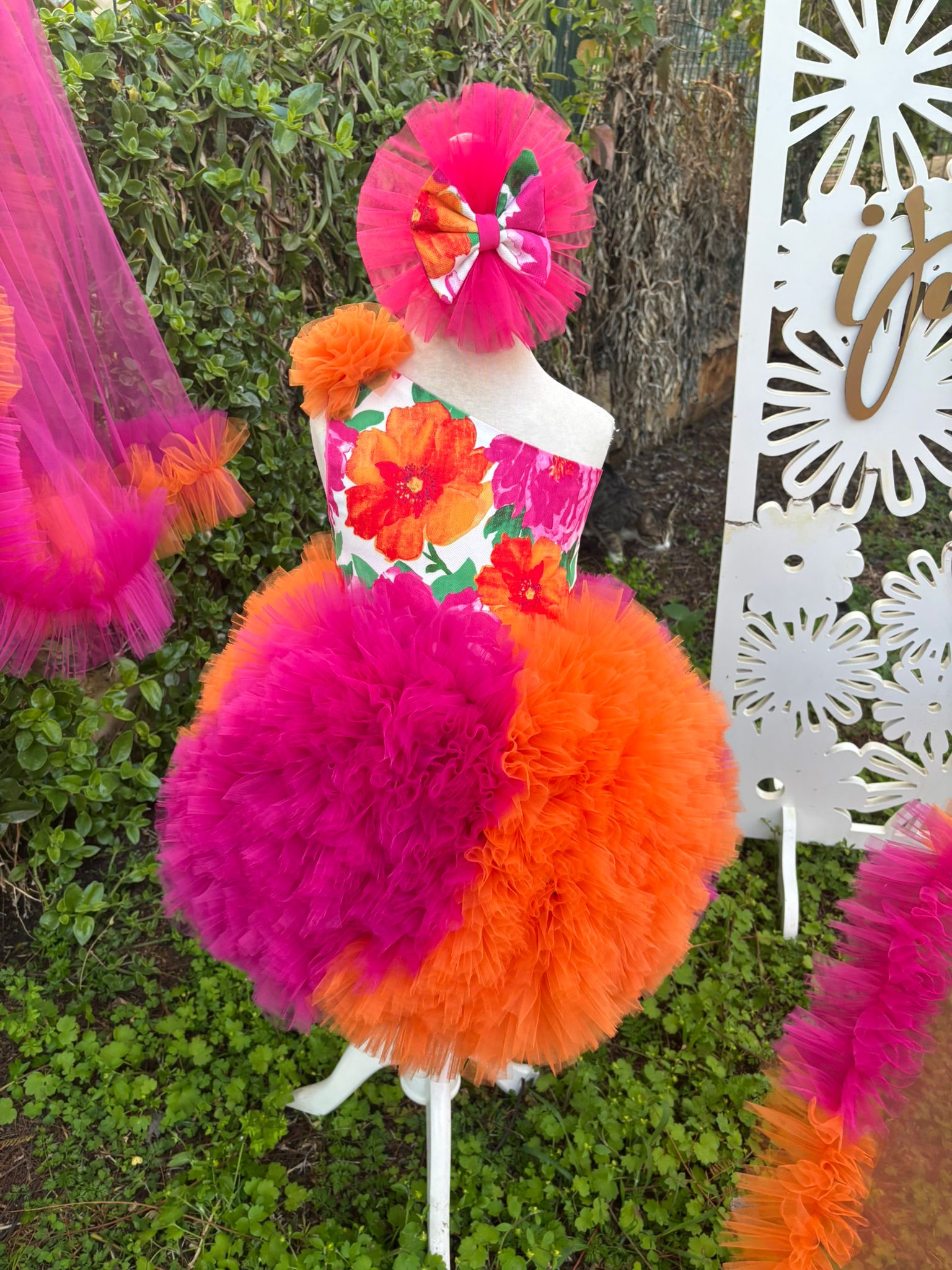 Kabarık Tütülü Kız Çocuk Abiye - Şemsiye Extra ücretlendirilir- ipeqakids