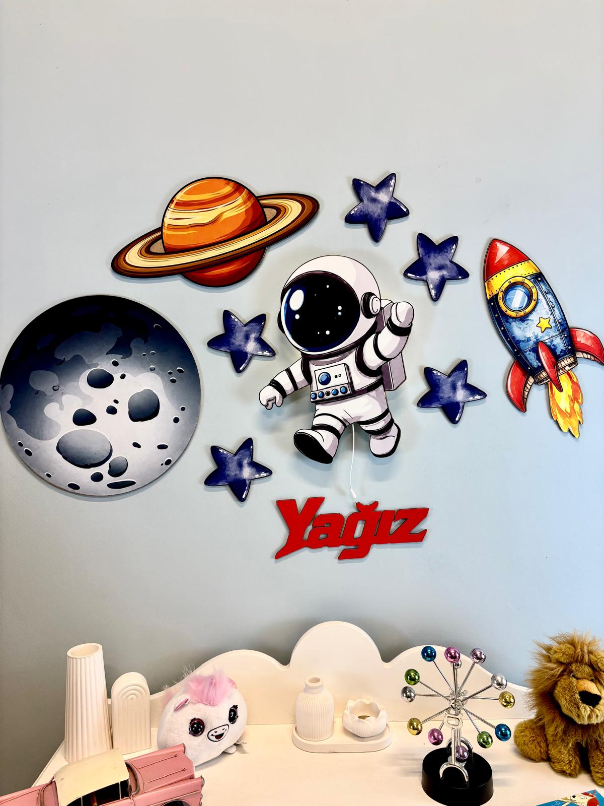 Kişiye Özel İsimli Astronot 10 Parça Set - Led Işıklı Bebek Odası Ahşap Duvar Dekoru-İsim için Whatsapptan mesaj Atınız- - Gece Lambası
