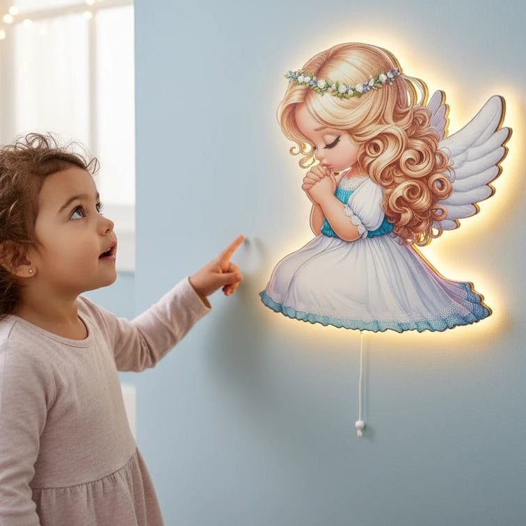 Melek Pilli Led Işıklı Ahşap Duvar Dekoru – kız çocuk elbisesi