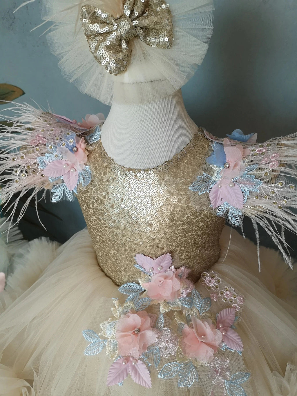 Bej Rengi Kelebekli Güpürlü Kız Çocuk Abiye - Bebek Parti Kostümü - ipeqakids – kız çocuk elbisesi