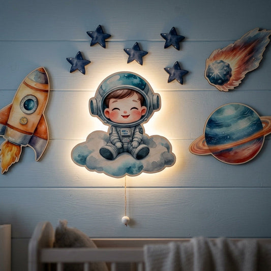 Kişiye Özel İsimli Astronot 9’lu LED Ahşap Gece Lambası