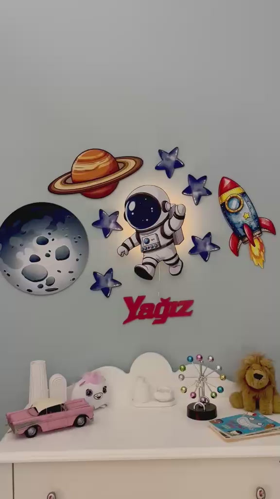 Kişiye Özel İsimli Astronot 10 Parça Set - Led Işıklı Bebek Odası Ahşap Duvar Dekoru-İsim için Whatsapptan mesaj Atınız- - Gece Lambası