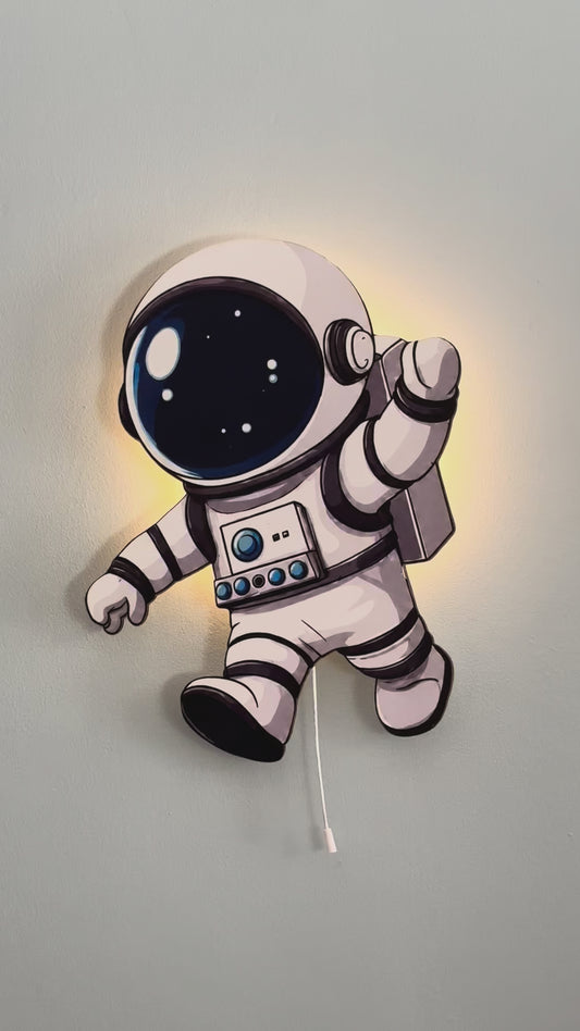 Astronot Led Işıklı Bebek Odası Ahşap Duvar Dekoru - Gece Lambası